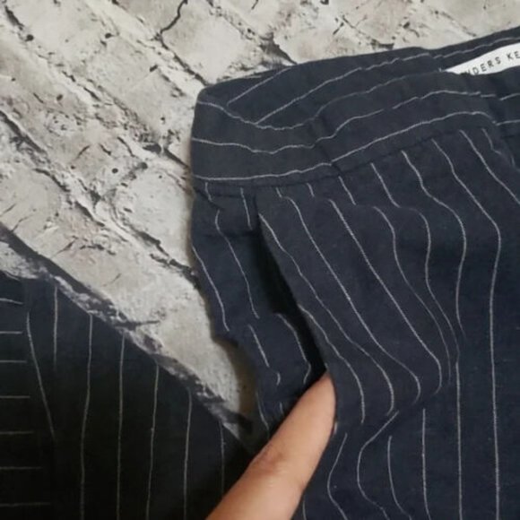 Finders keepers navy pinstripe flare pants lknw euc small summer spring … - Picture 3 of 5